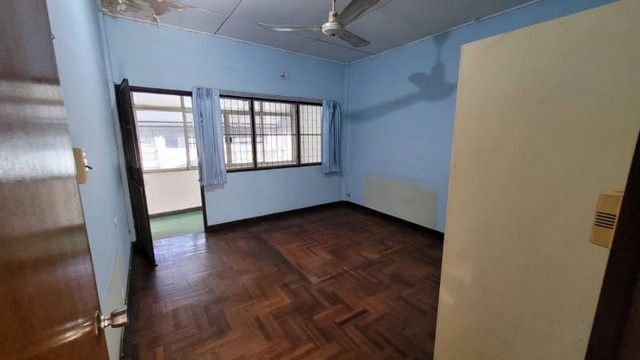 ขายบ้านทาวน์เฮ้าส์ 2 ชั้น ใจกลางกรุงทำเลทอง ใกล้สิ่งอำนวยความสะดวก เดินทางสะดวก กรุงเทพ 